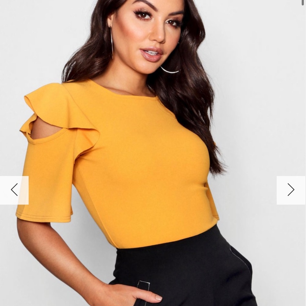 Boohoo yellow bodysuit! NWOT! Size 6.